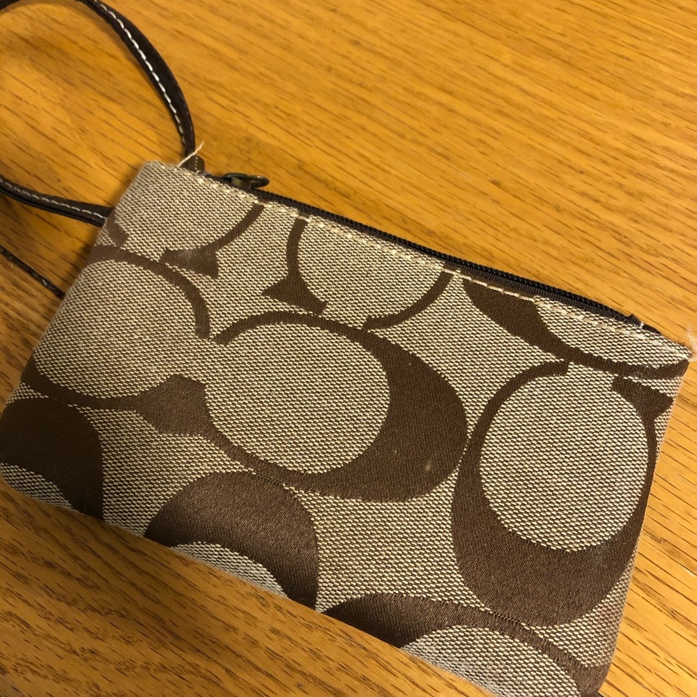 Purse/wristlet